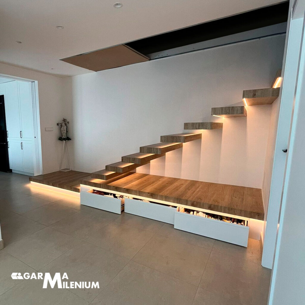 Escakera volada a medida