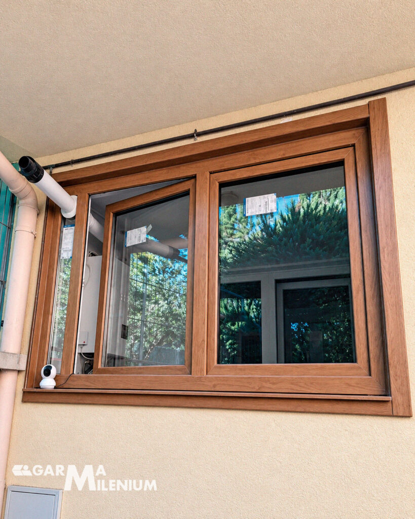 Ventana de PVC a medida con acabado imitación madera